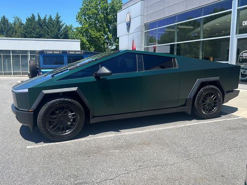 Used 2025 Tesla Cybertruck AWD Crew Cab image 2