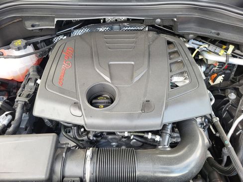 New 2025 Alfa Romeo Stelvio Sprint AWD/4WD image 30