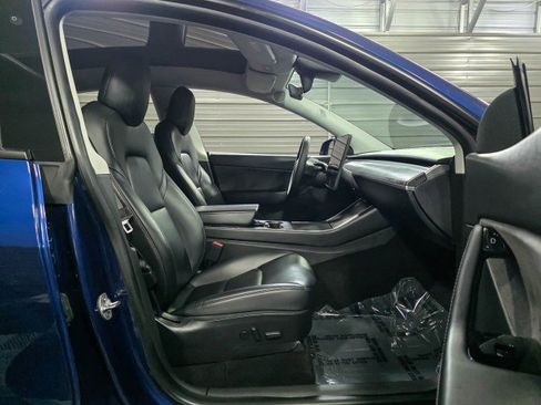 Used 2020 Tesla Model Y Long Range image 14