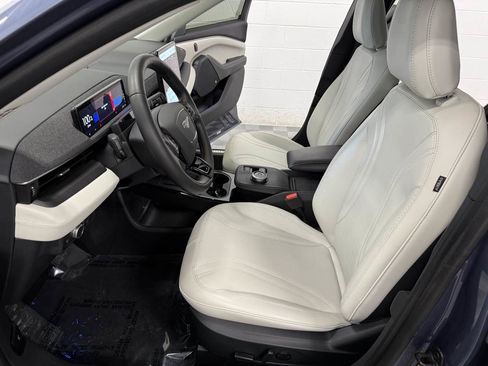 Used 2021 Ford Mustang Mach-E Premium image 11