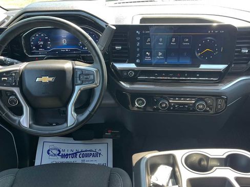 Used 2023 Chevrolet Silverado 1500 LT AWD/4WD image 10
