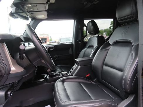 Used 2025 Ford Bronco Outer Banks AWD/4WD image 19