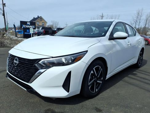 Used 2024 Nissan Sentra SV image 7