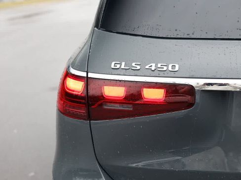 Used 2026 Mercedes-Benz GLS 450 4MATIC image 9