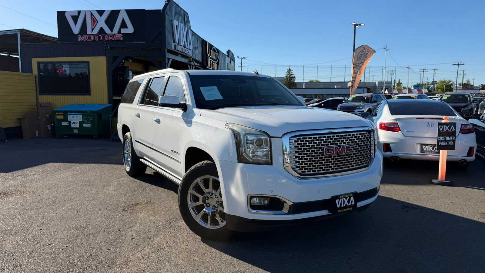 Used 2015 GMC Yukon XL Denali w/ Touring Package RWD image 1