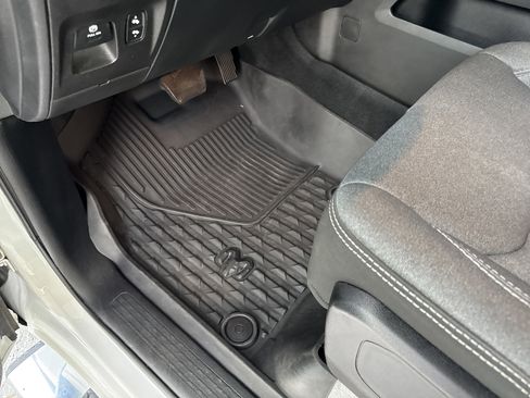 Used 2021 RAM 1500 Big Horn RWD image 16