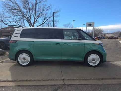 New 2025 Volkswagen ID. Buzz 1st Edition image 6