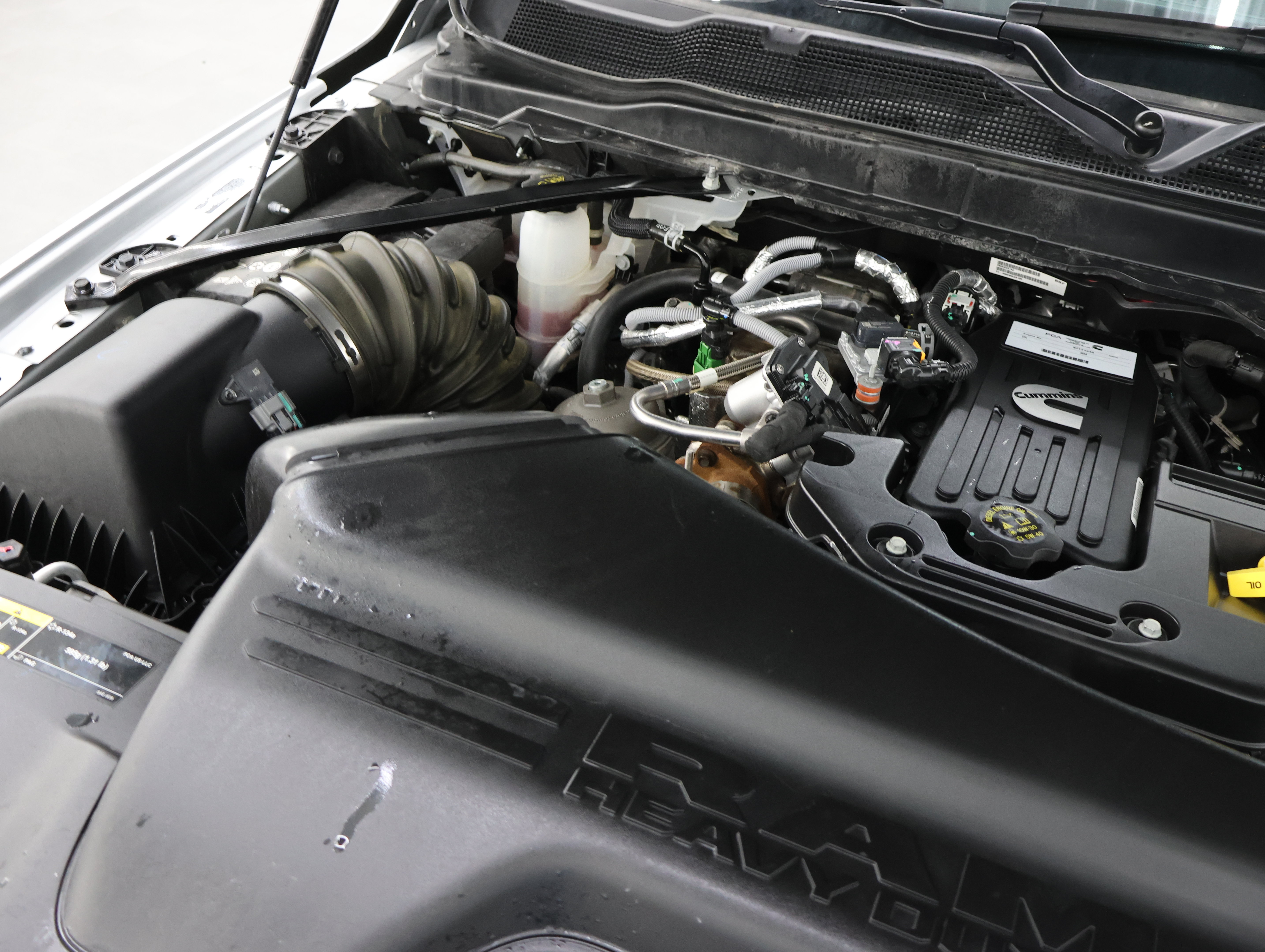 Used 2026 RAM 3500 Laramie AWD/4WD image 17