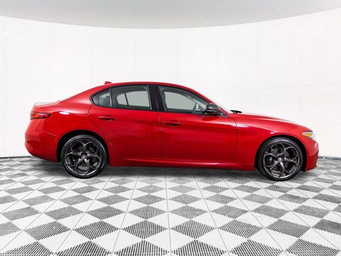 Used 2018 Alfa Romeo Giulia Base w/ Nero Edizione image 17