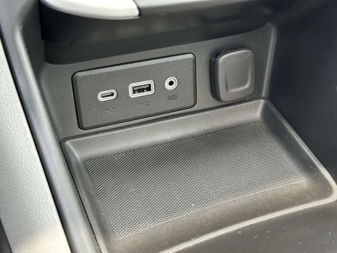 Used 2023 GMC Terrain SLE w/ Driver Convenience Package image 21