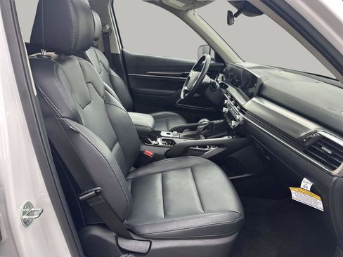 Used 2025 Kia Telluride S FWD image 14