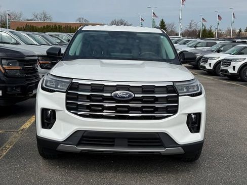 New 2026 Ford Explorer Active w/ Active Comfort Package image 3