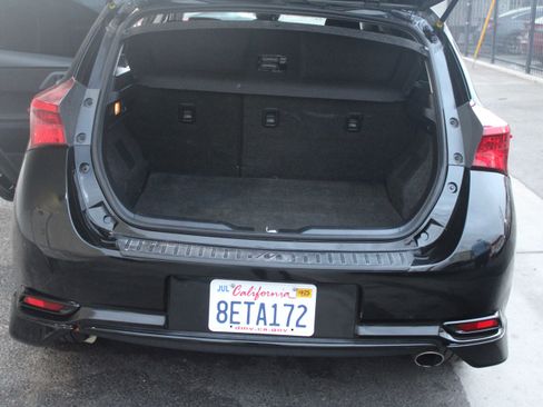 Used 2018 Toyota Corolla iM image 4