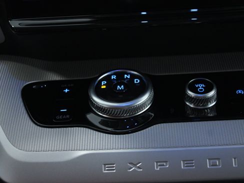 New 2026 Ford Expedition Active AWD/4WD image 24