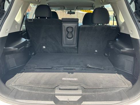 Used 2017 Nissan Rogue S AWD/4WD image 25