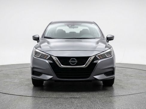Used 2025 Nissan Versa SV FWD image 2