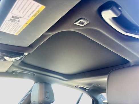 Used 2025 BMW 530i image 27