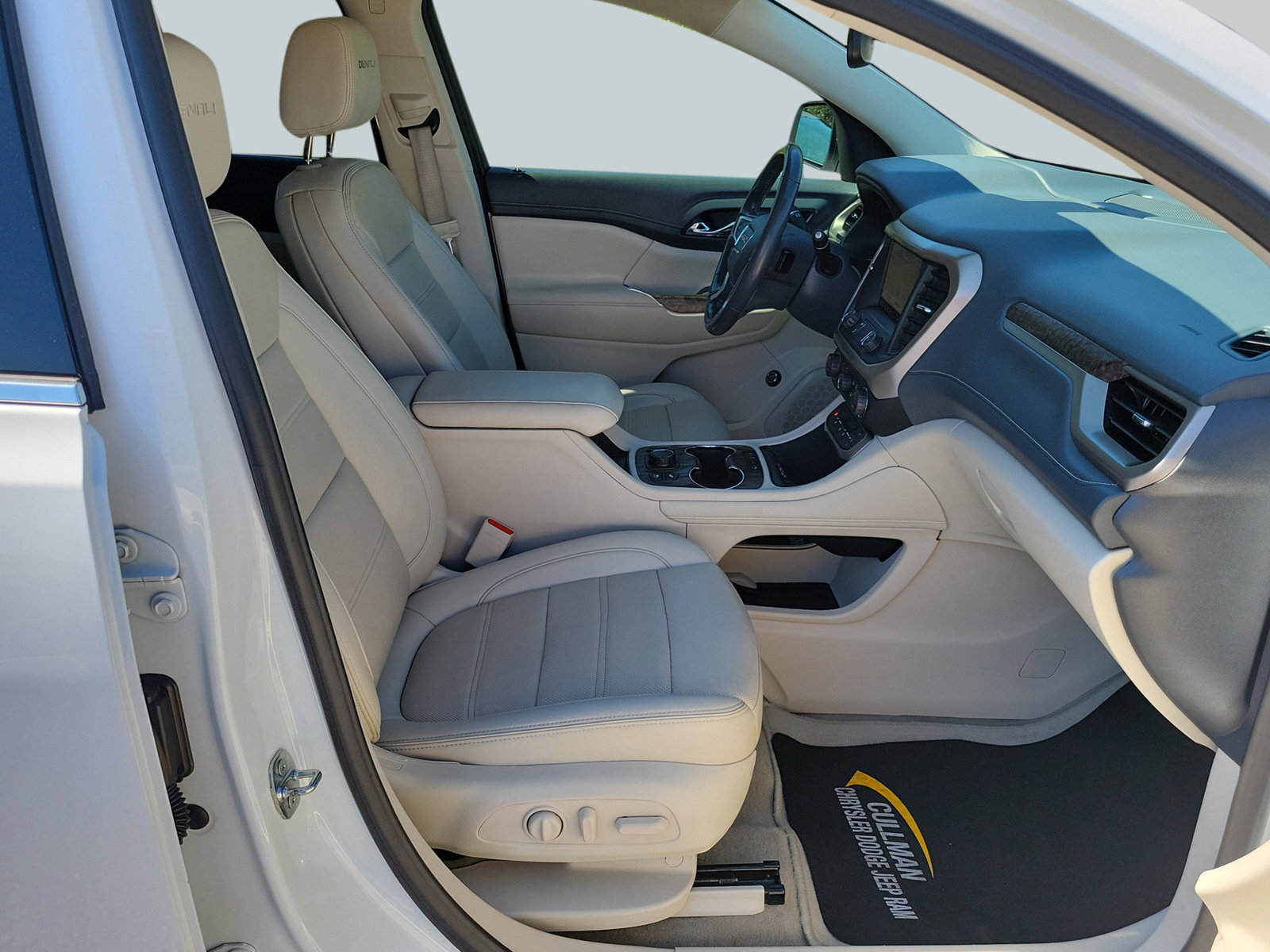Used 2021 GMC Acadia Denali w/ LPO, Floor Liner Package FWD image 39
