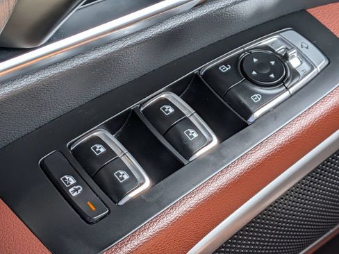 Certified 2023 Kia Telluride EX w/ EX Captain's Chair Package FWD image 29