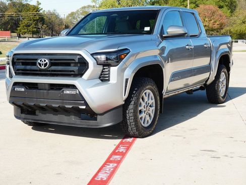 Used 2024 Toyota Tacoma SR5 image 1