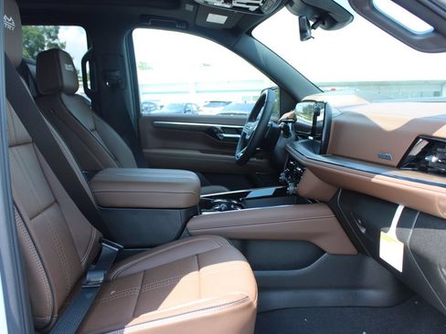 New 2026 Chevrolet Tahoe High Country AWD/4WD image 36