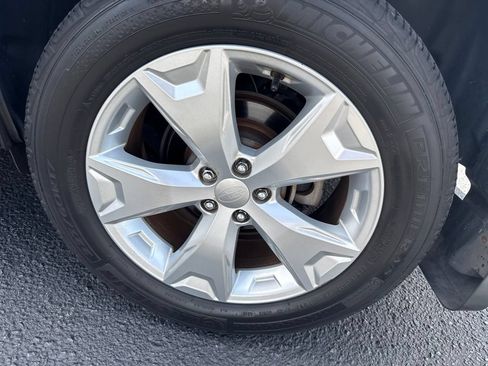 Used 2014 Subaru Forester 2.5i Limited AWD/4WD image 8