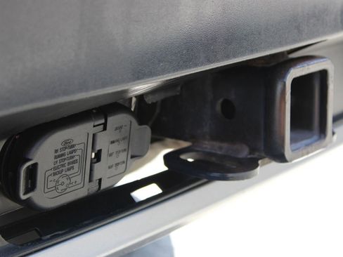 Used 2021 Ford Explorer XLT w/ Equipment Group 202A AWD/4WD image 46