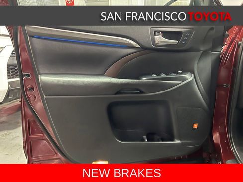 Used 2017 Toyota Highlander Limited AWD/4WD image 40