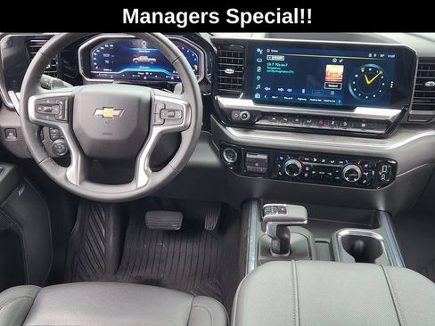 Used 2024 Chevrolet Silverado 1500 LTZ AWD/4WD image 25