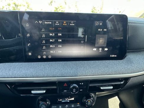 Used 2026 Nissan Kicks SV FWD image 25