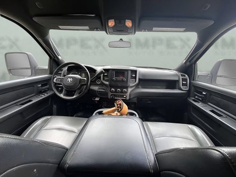 Used 2024 RAM 5500 Tradesman w/ Chrome Appearance Group AWD/4WD image 13