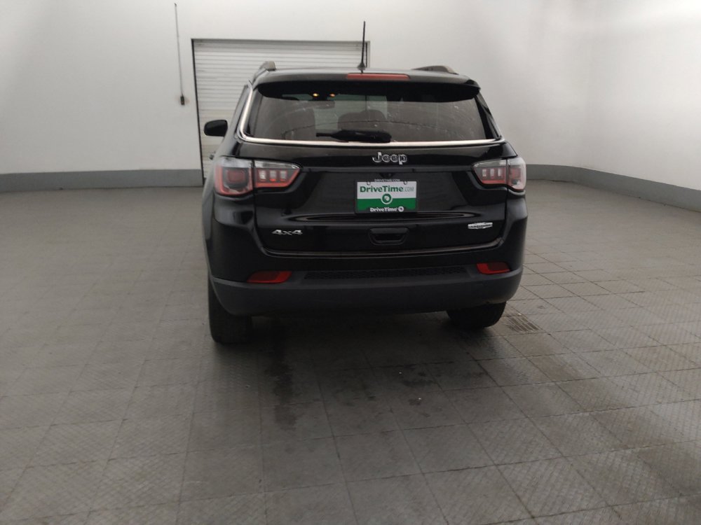 Used 2018 Jeep Compass Latitude w/ Cold Weather Group AWD/4WD image 6