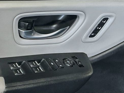 Used 2025 Honda Pilot Touring image 18