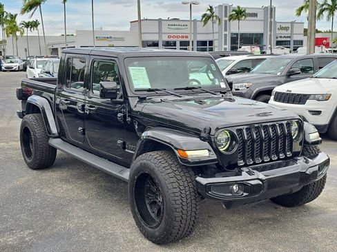 Used 2021 Jeep Gladiator Overland image 2