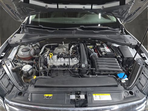 Used 2021 Volkswagen Jetta SEL Premium image 9