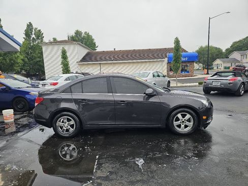 Used 2014 Chevrolet Cruze LT FWD image 13