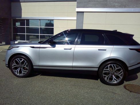 Used 2019 Land Rover Range Rover Velar S AWD/4WD image 28