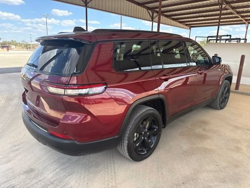 Used 2023 Jeep Grand Cherokee L Laredo AWD/4WD image 8
