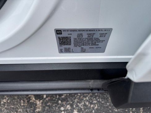 New 2026 Chevrolet Equinox LT w/ Convenience Package II image 18