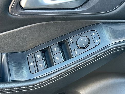 Used 2024 Nissan Rogue SV image 12