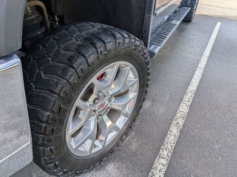 Used 2018 GMC Sierra 1500 SLT w/ SLT Premium Package AWD/4WD image 3