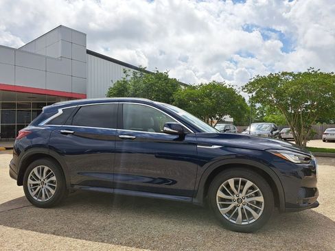 Used 2023 INFINITI QX50 Luxe FWD image 3