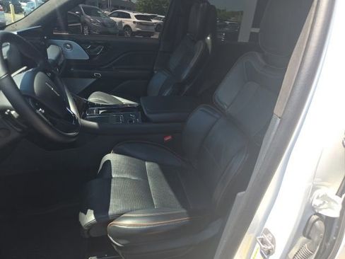 Used 2025 Lincoln Aviator Black Label AWD/4WD image 6