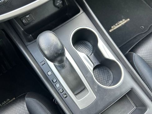 Used 2017 Nissan Altima 2.5 SR w/ Midnight Edition Package image 21