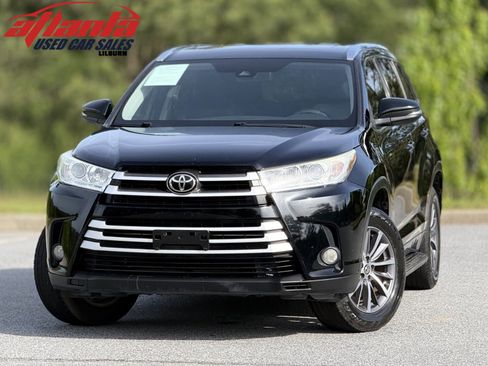 Used 2018 Toyota Highlander XLE FWD image 1