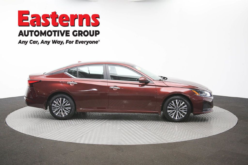Used 2023 Nissan Altima 2.5 SV w/ SV Premium Package FWD image 51