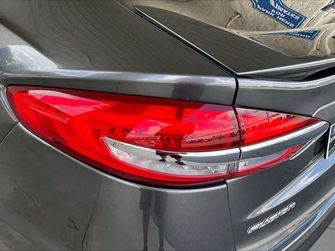 Used 2019 Ford Fusion SE w/ Equipment Group 151A FWD image 26