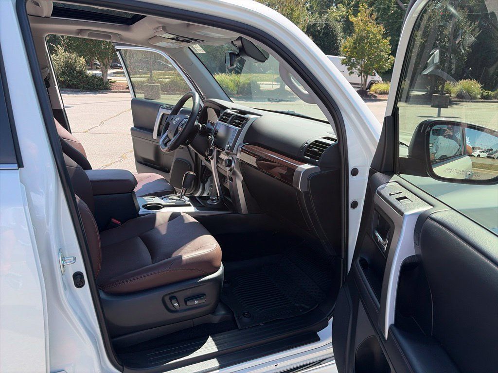 Used 2023 Toyota 4Runner Limited AWD/4WD image 17