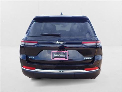 New 2025 Jeep Grand Cherokee Laredo X w/ Luxury Tech Group I image 3