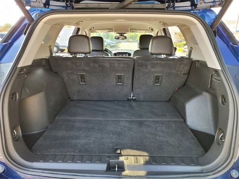 Used 2023 GMC Terrain SLT image 14